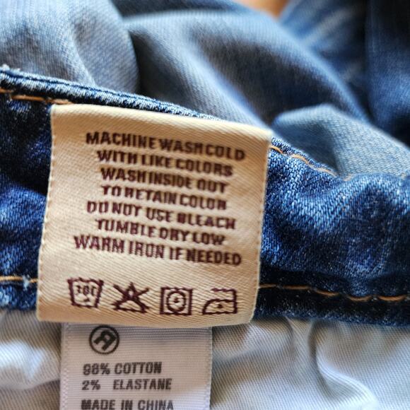 Big Star Liv Jeans Womens Size 29 Cut Off Cropped Low Rise Distressed Embroider - Picture 12 of 13